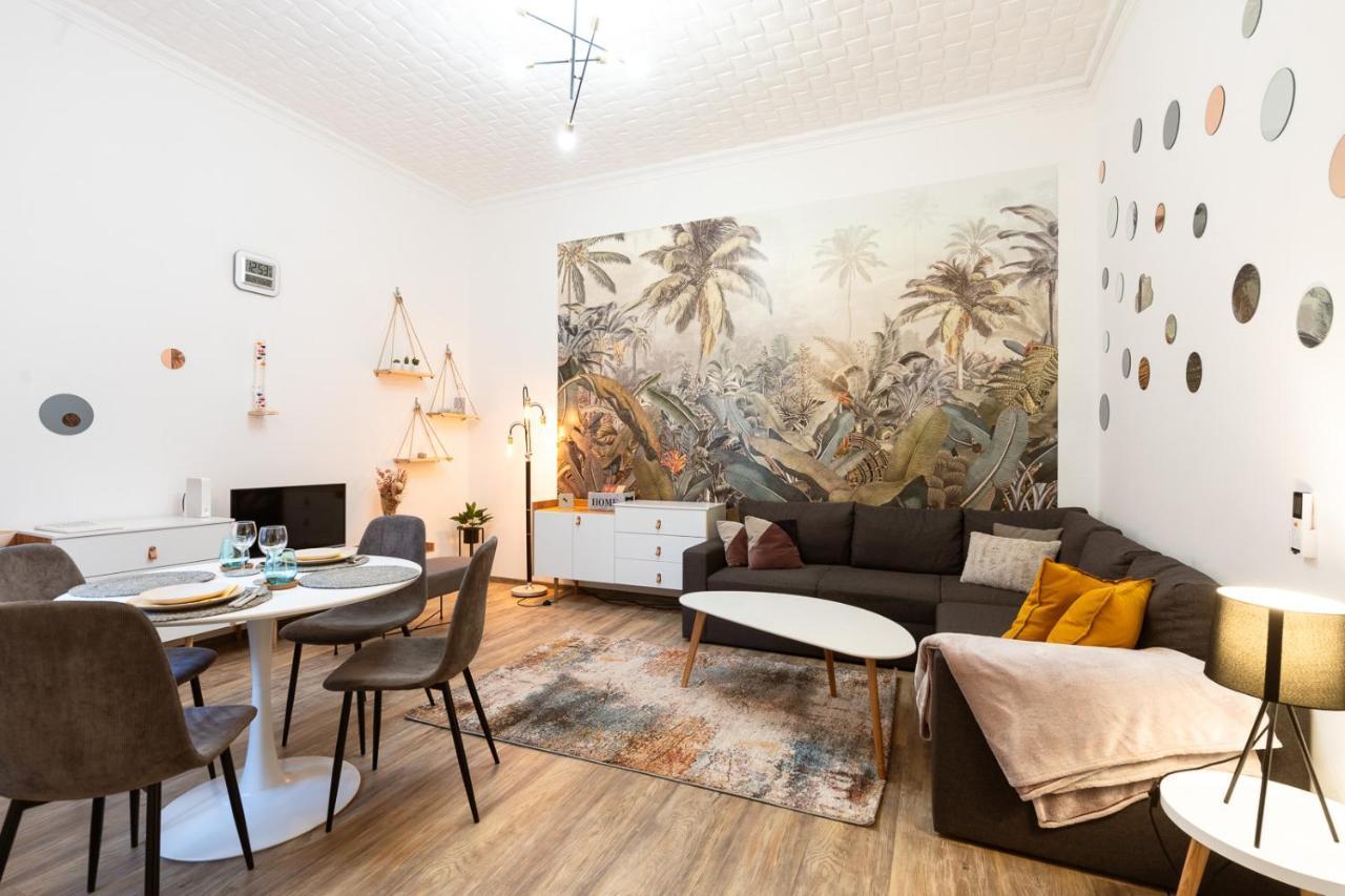 Stylish Modern Apartment Next To New York Cafe Budapest Kültér fotó